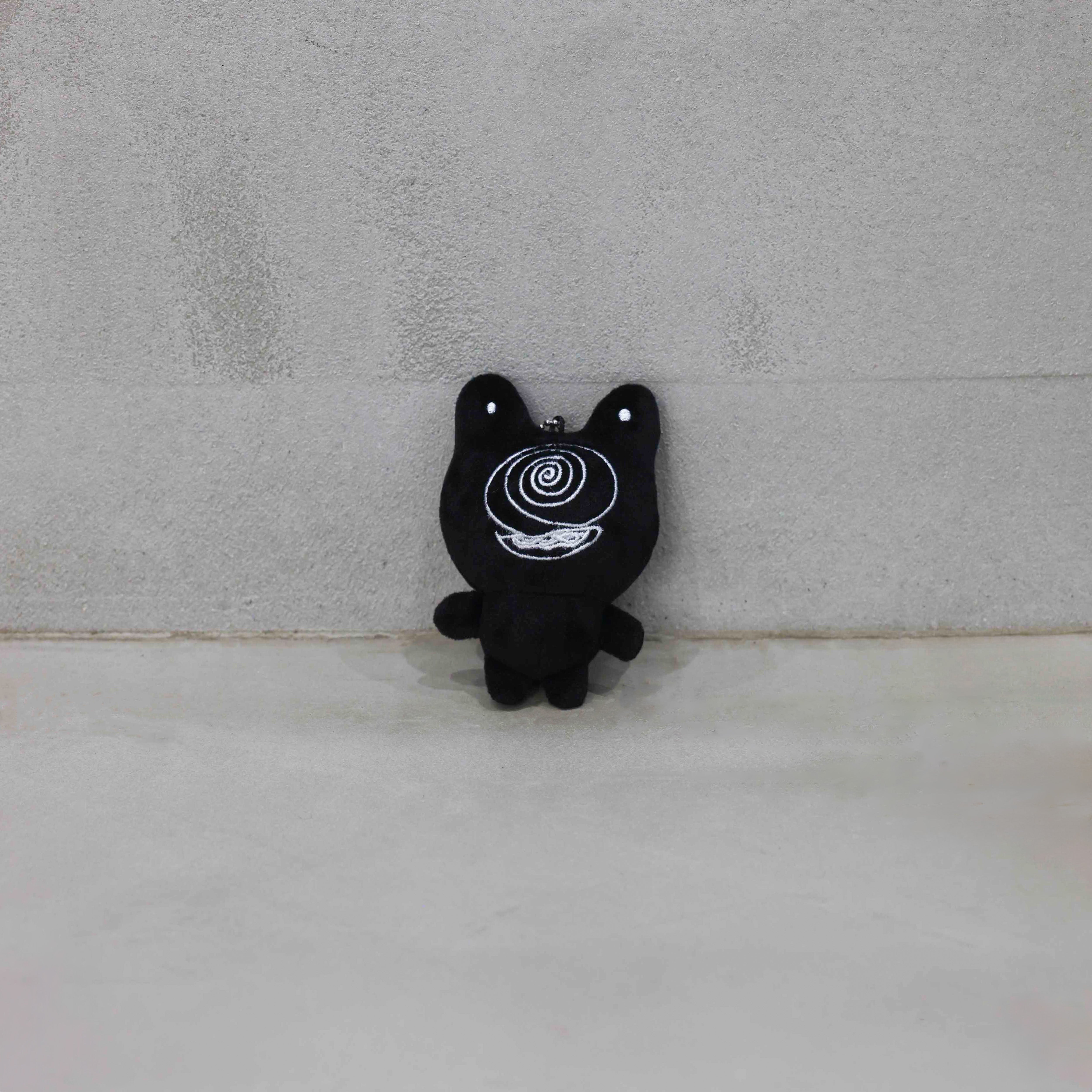 謎のぬいぐるみキーホルダー KBCR ぬいぐるみキーホルダー(くろちょろ) – かべちょろハウス